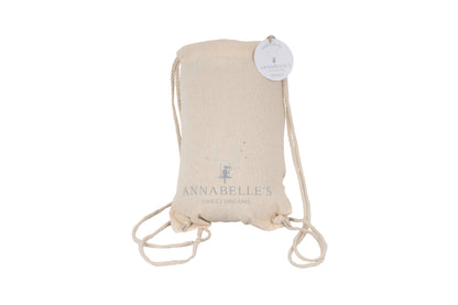 Annabelle’s Kinderkissen im praktischen Reisebeutel – kompakt verpackt für hygienischen, bequemen Transport unterwegs